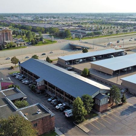 Americas Best Value Inn-Livonia/Detroit Exterior photo