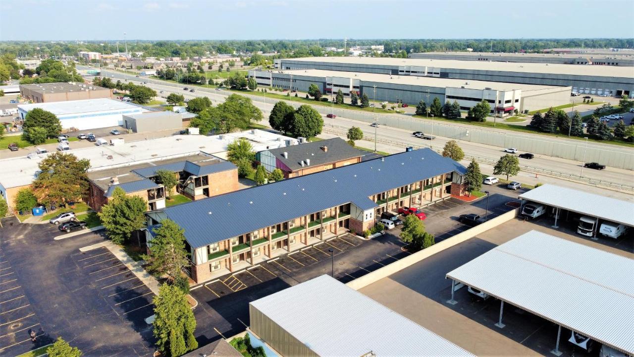 Americas Best Value Inn-Livonia/Detroit Exterior photo